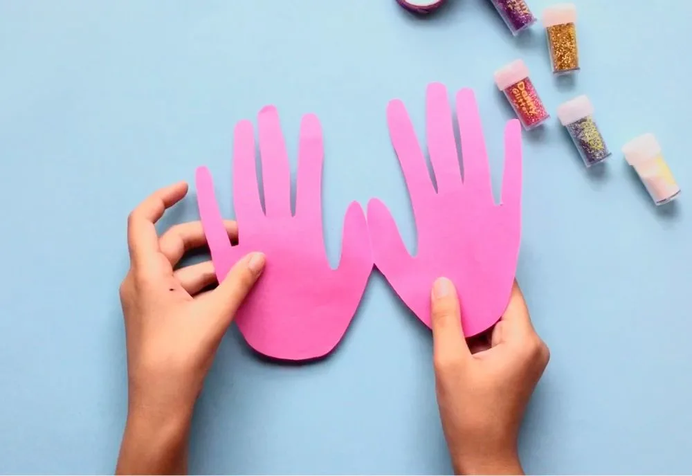 How to Make a Flamingo Birthday Card with Easy Steps (for Kids) Cut out hand