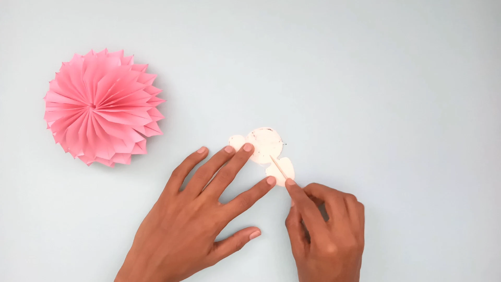 How to Make a Paper Doll Craft: 17 Easy Steps For Kids S15