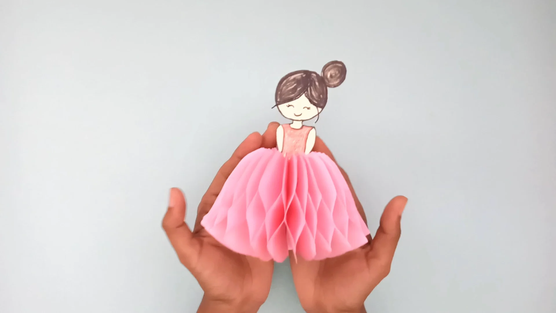 How to Make a Paper Doll Craft: 17 Easy Steps For Kids S17