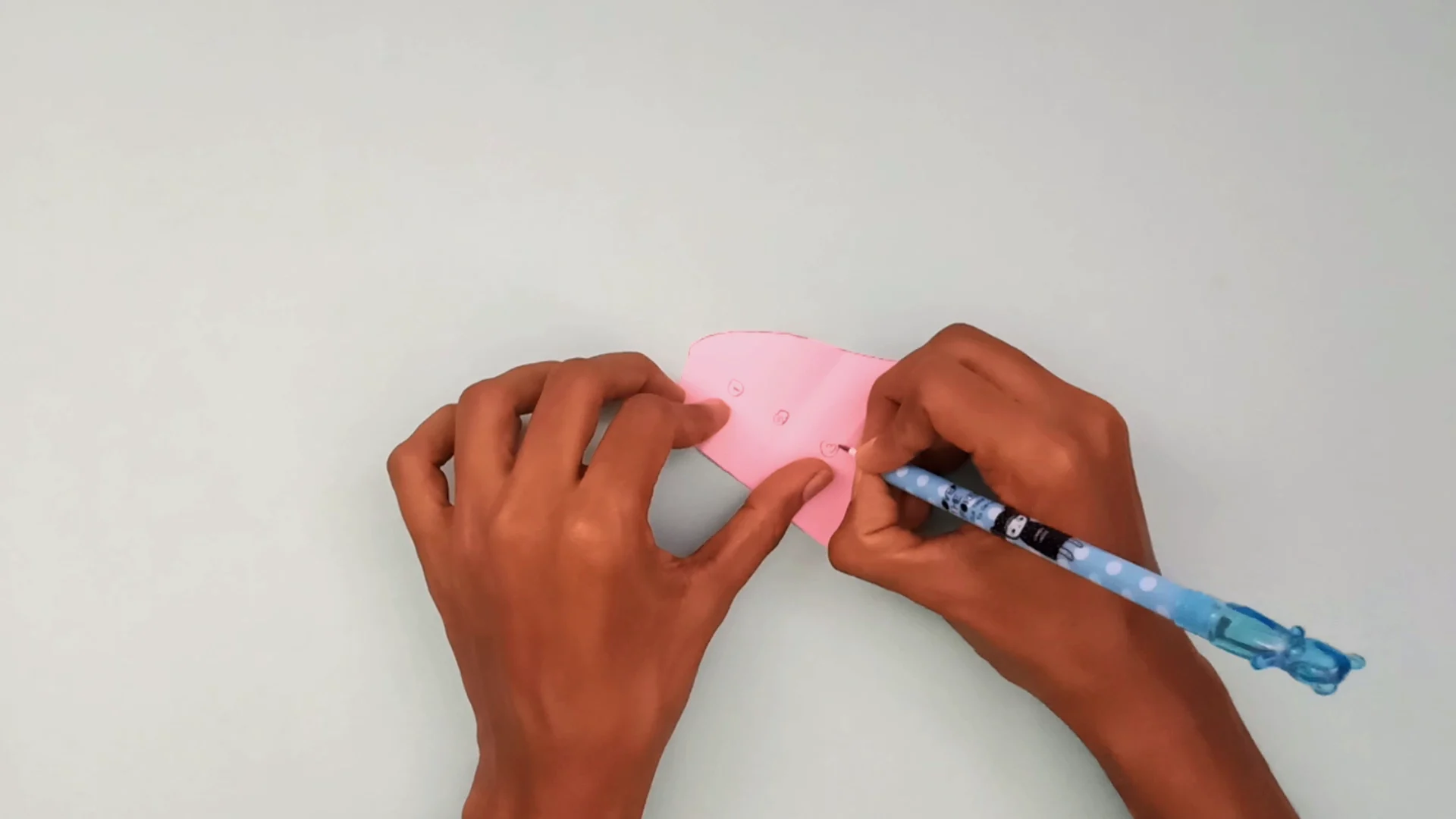 How to Make a Paper Doll Craft: 17 Easy Steps For Kids S8