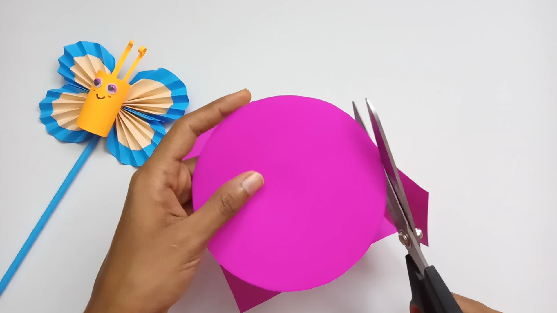 How to Make A Butterfly Craft: 16 Easy Steps for Kids 1